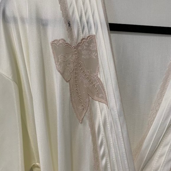 Vanity Fair Ivory Robe Medium - Picture 4 of 7